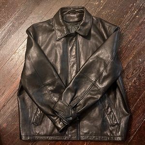 Jos A Banks mens real leather jacket. EUC